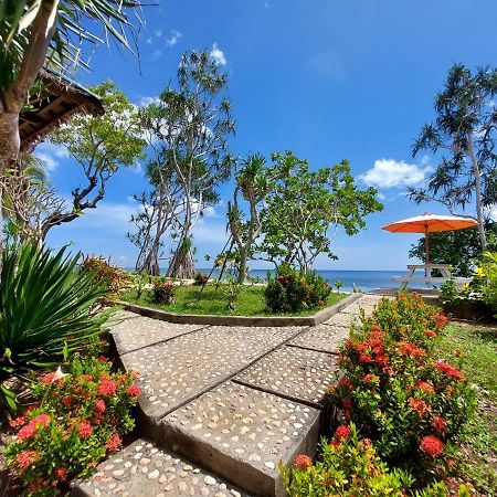 Sunari Beach Resort Selayar Matalalang Exteriör bild