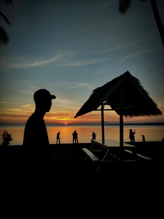 Sunari Beach Resort Selayar Matalalang Exteriör bild