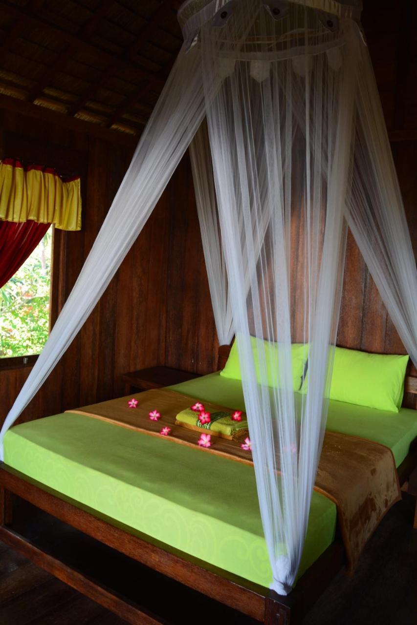 Sunari Beach Resort Selayar Matalalang Exteriör bild
