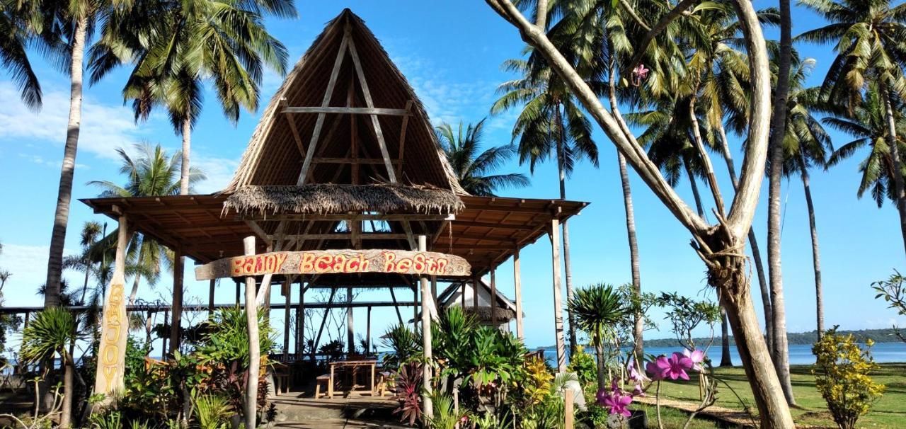 Sunari Beach Resort Selayar Matalalang Exteriör bild