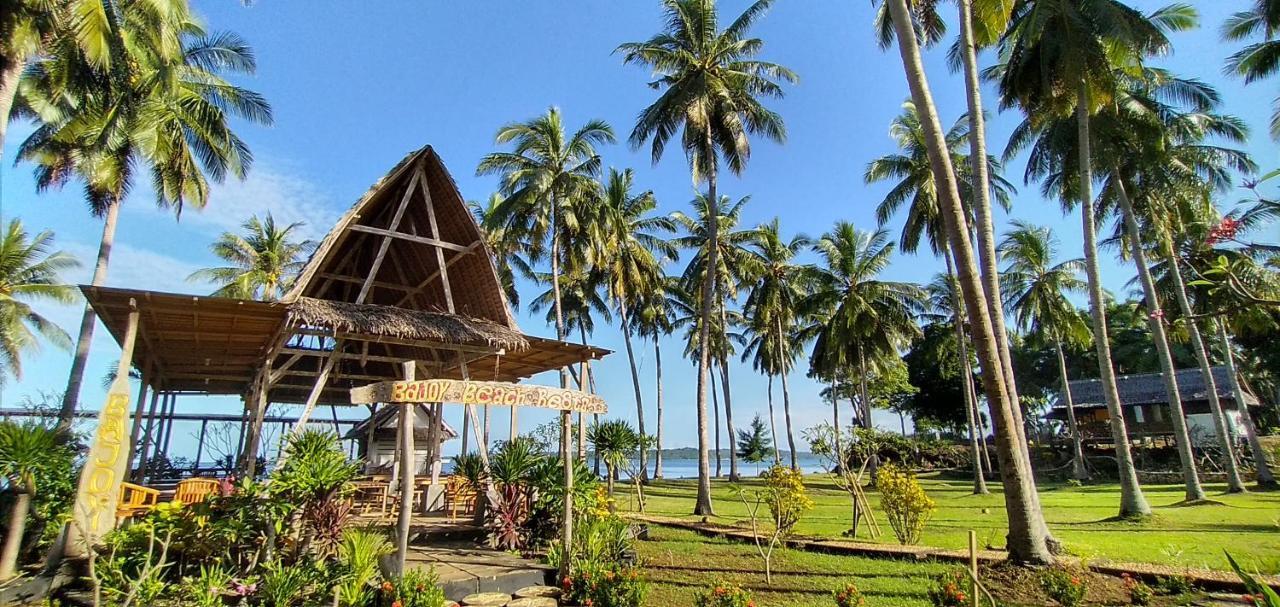Sunari Beach Resort Selayar Matalalang Exteriör bild