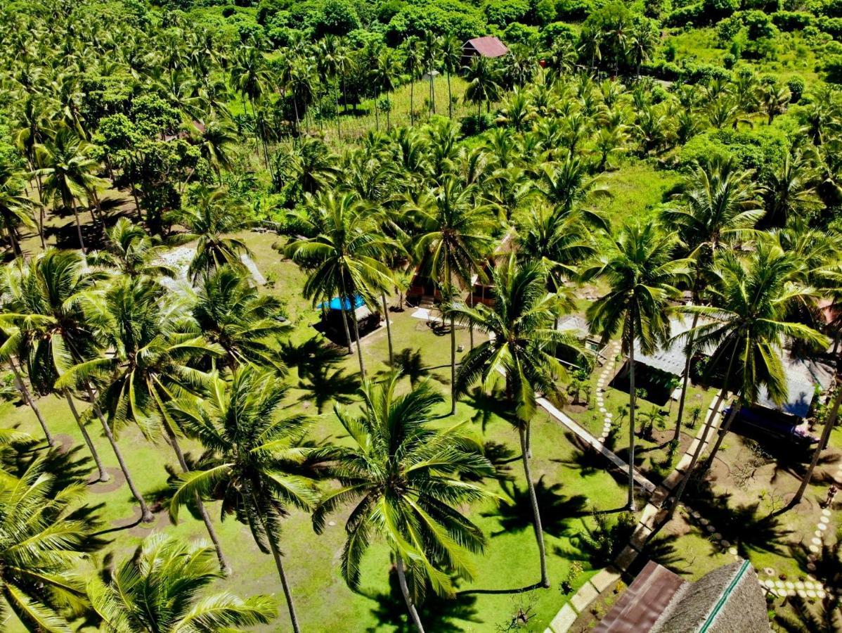 Sunari Beach Resort Selayar Matalalang Exteriör bild