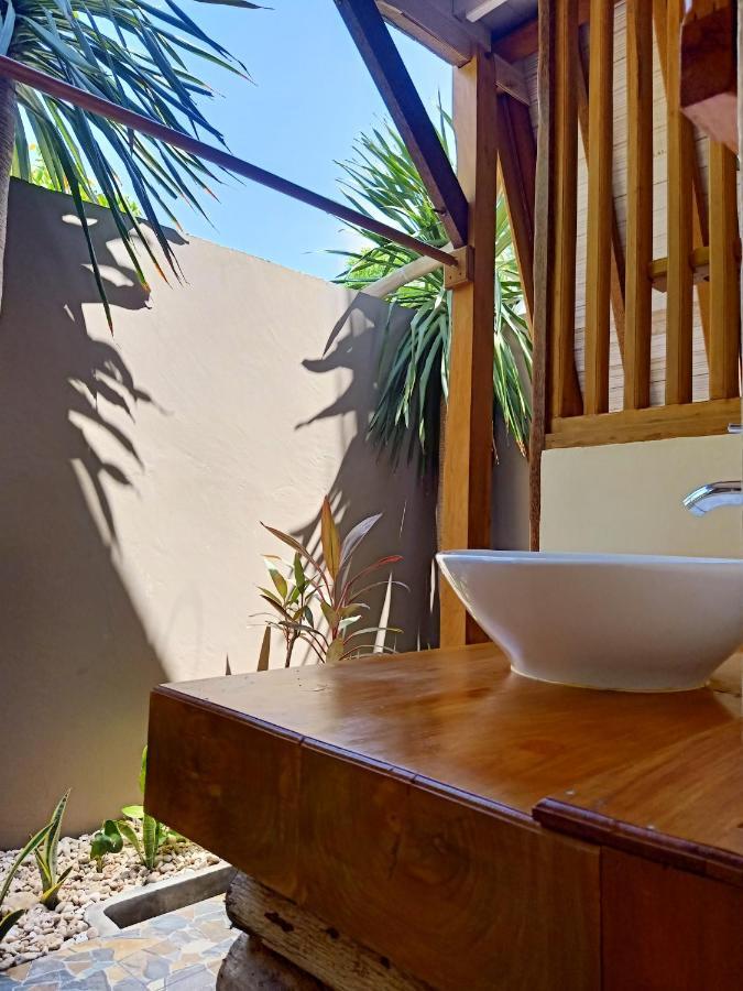 Sunari Beach Resort Selayar Matalalang Exteriör bild