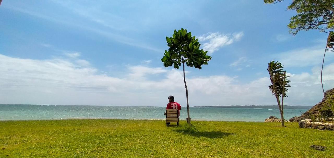 Sunari Beach Resort Selayar Matalalang Exteriör bild