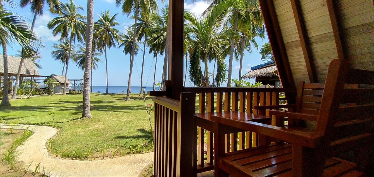 Sunari Beach Resort Selayar Matalalang Exteriör bild