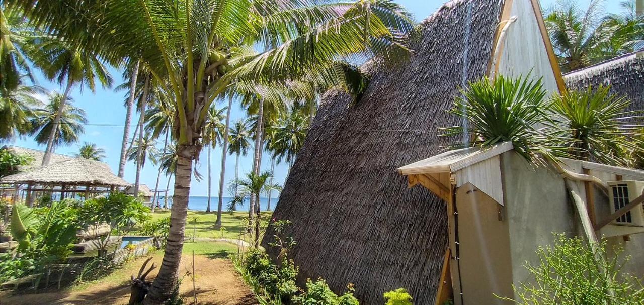 Sunari Beach Resort Selayar Matalalang Exteriör bild